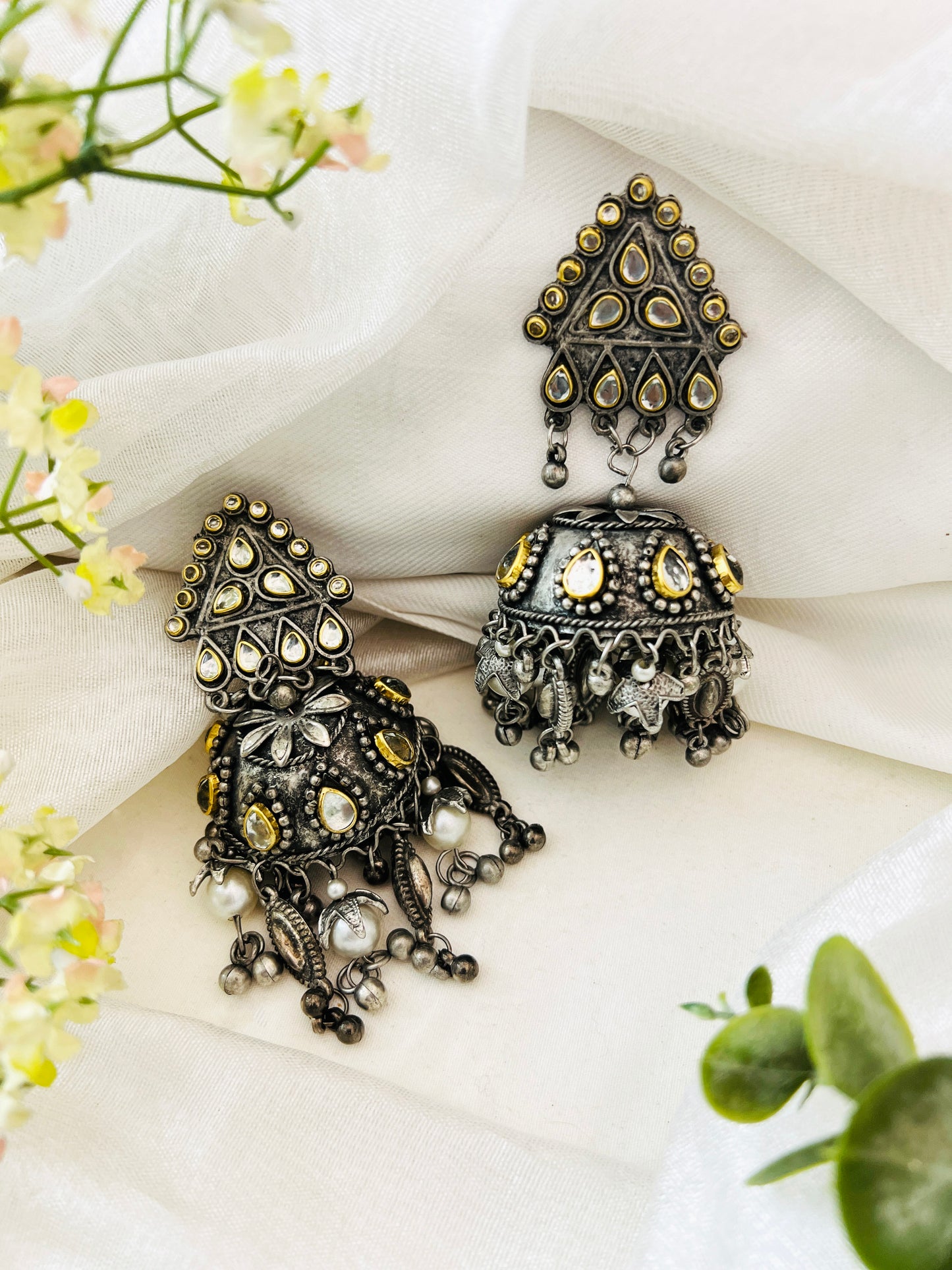 Dual Tone Gold and Silver Kundan Jhumka Earrings