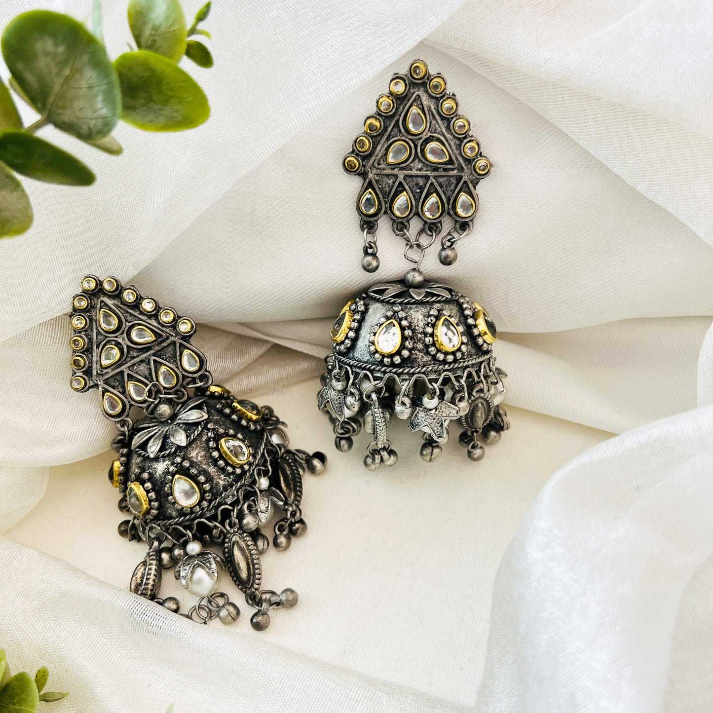 Dual Tone Gold and Silver Kundan Jhumka Earrings