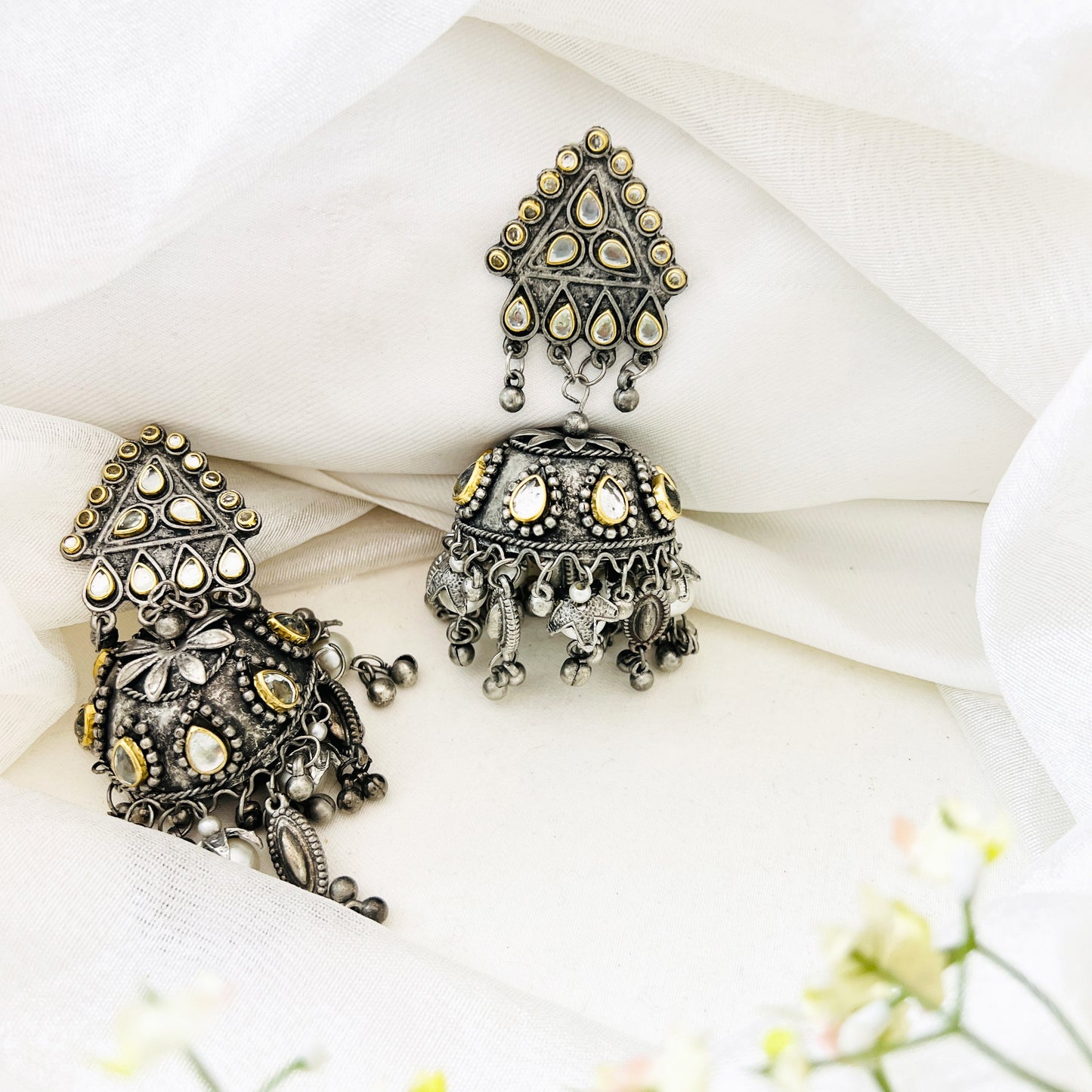 Dual Tone Gold and Silver Kundan Jhumka Earrings