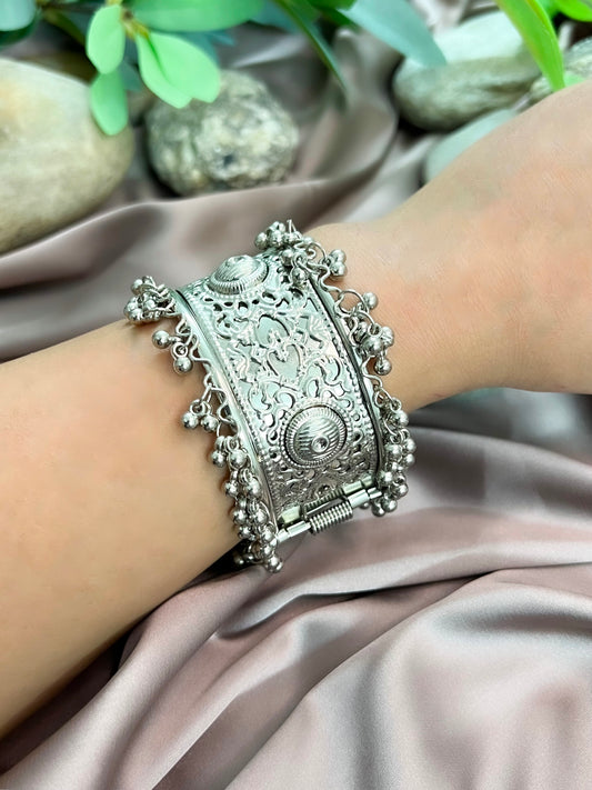 Filigree Jaal and Ghungroo Cuff Bracelet Bangle Free Size Openable
