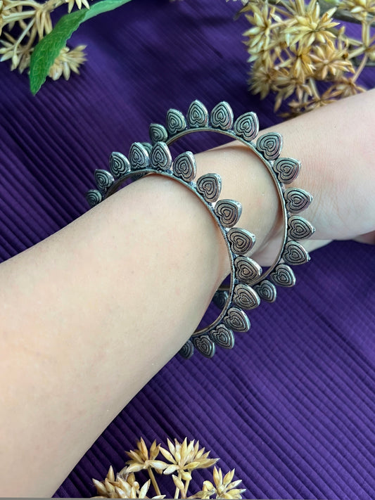 Pair of Oxidised Leaf Bangles in size 2.4 and 2.6